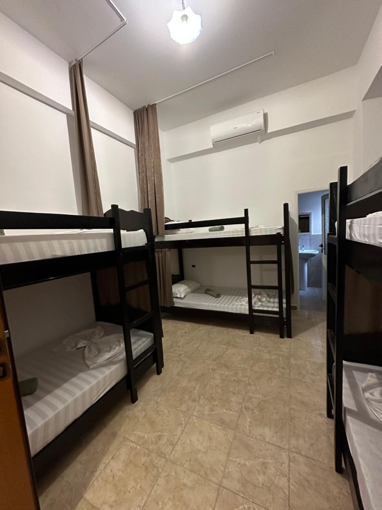 Hannas Hostel Берат Экстерьер фото