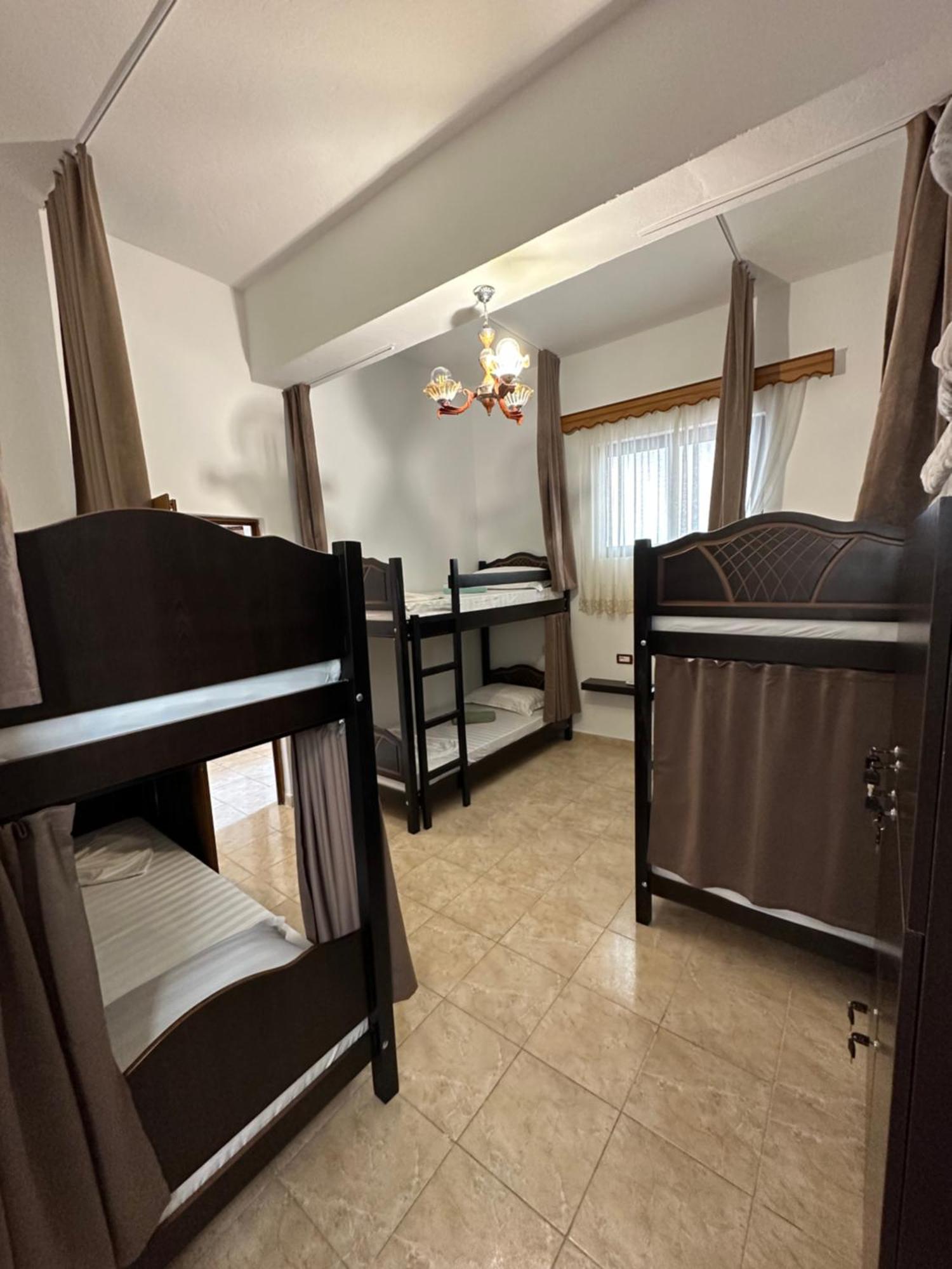 Hannas Hostel Берат Экстерьер фото